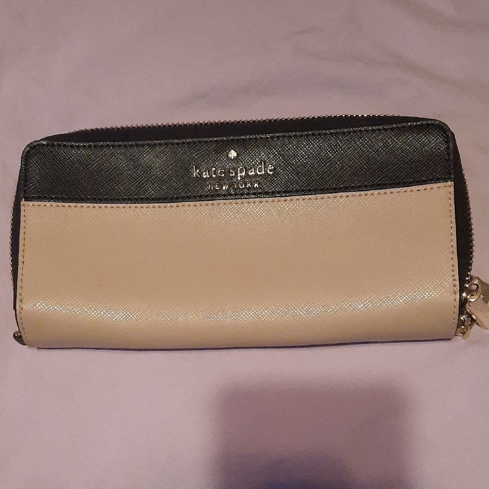 Kate Spade Black and Tan Wallet
